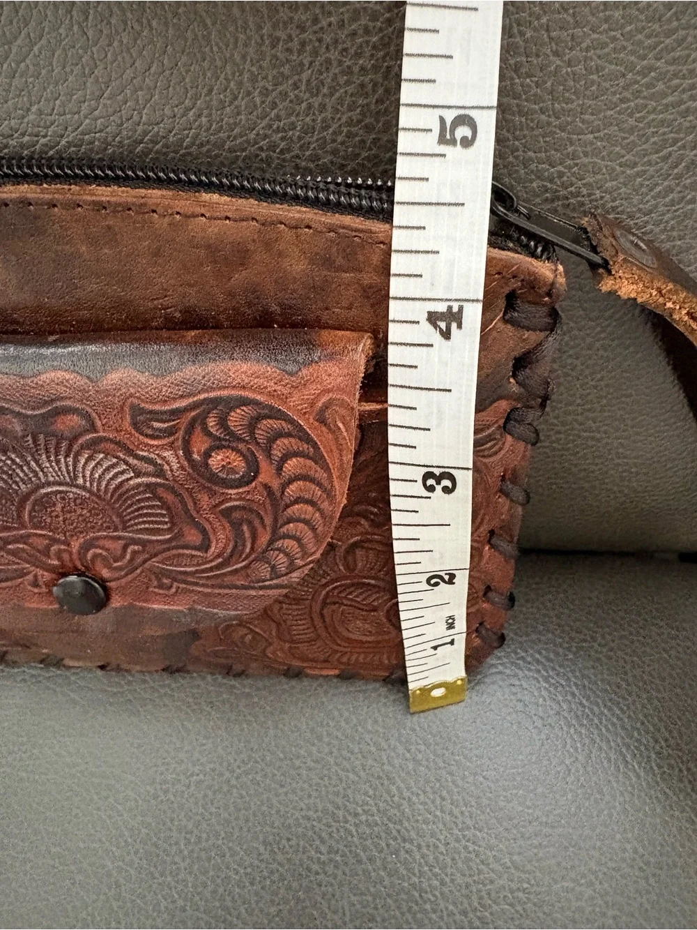 ❤️New Hand-Tooled Brown Leather Wristlet Clutch